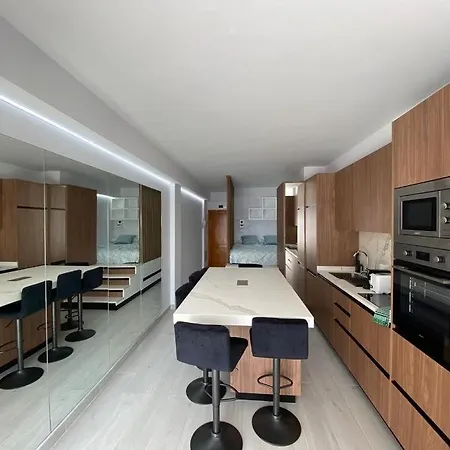 Modern Beachfront With Balcony Views New Lejlighed Las Palmas de Gran Canaria