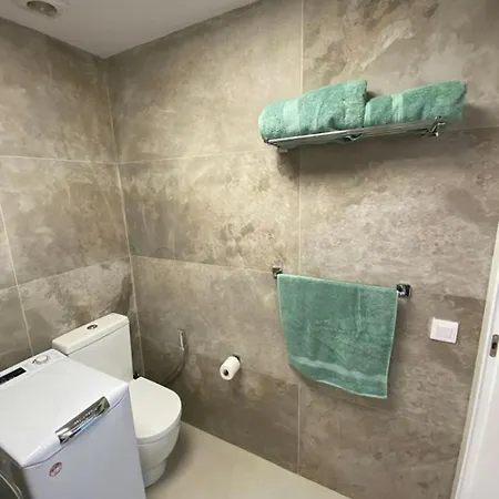 Lejlighed Modern Beachfront With Balcony Views New