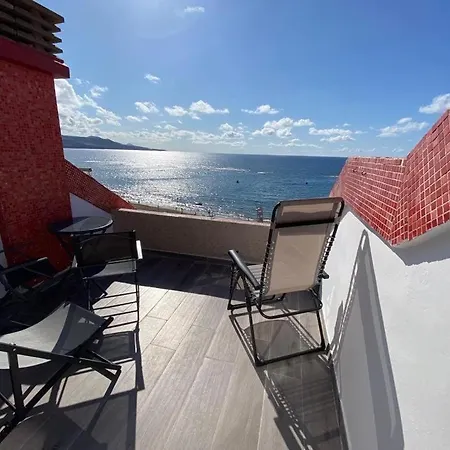Apartamento Modern Beachfront With Balcony Views New