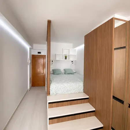 Apartamento Modern Beachfront With Balcony Views New