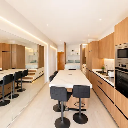 Apartamento Modern Beachfront With Balcony Views New *