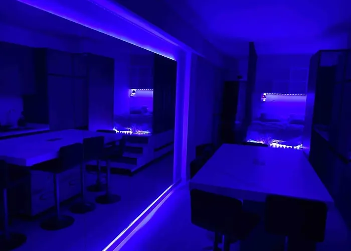 Modern Beachfront With Balcony Views New Apartman *